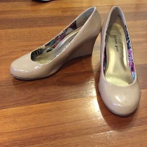🐪Two inch wedge pumps by madden girl🐪
